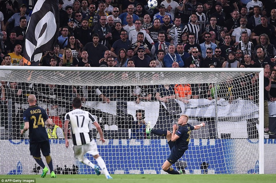 Những khoảnh khắc Juventus quật ngã Monaco để tiến vào chung kết Champions League - 6
Juventus vẫn là đội chơi hay và tinh quái hơn