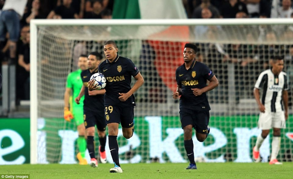 Những khoảnh khắc Juventus quật ngã Monaco để tiến vào chung kết Champions League - 4
Monaco nỗ lực lật ngược thế cờ, từ trận thua 0-2 ở lượt đi trên sân nhà