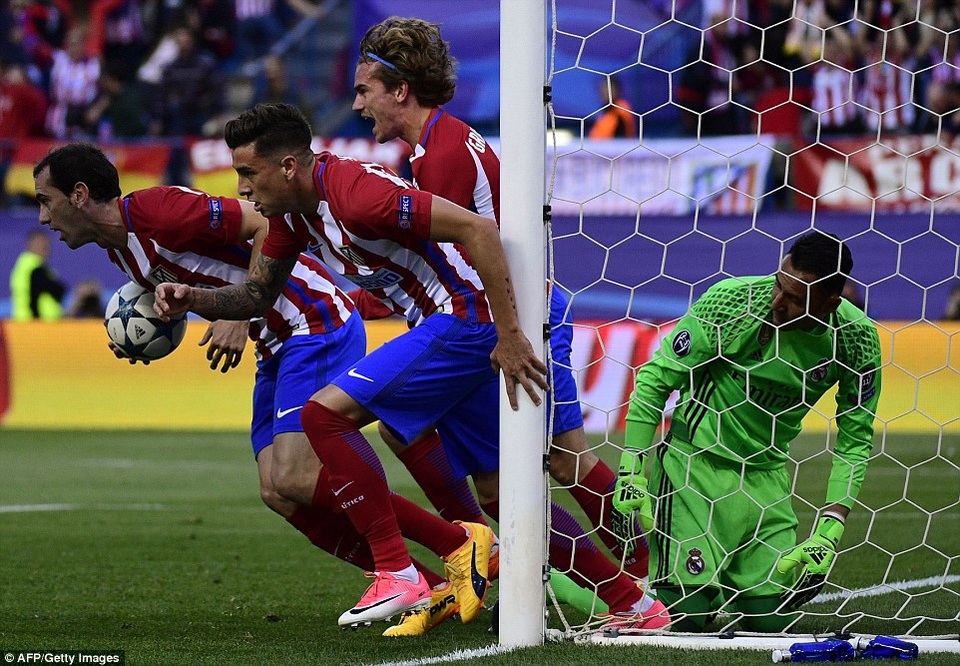 
Atleico dẫn 2-0 ở phút 16, nuôi hy vọng lật ngược thế cờ tại Vicente Caleron
