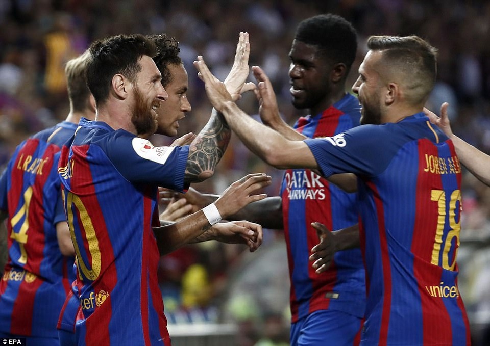 Những khoảnh khắc đưa Barca vô địch Cúp Nhà vua trong ngày chia tay HLV Enrique - 6
Niềm vui của các cầu thủ Barcelona