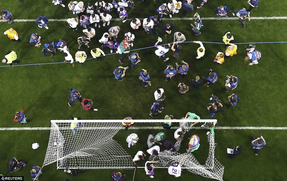 Cầu thủ Real Madrid hạnh phúc tột cùng trong ngày vô địch Champions League - 15
Bầu không khí đặc biệt ở sân Cardiff