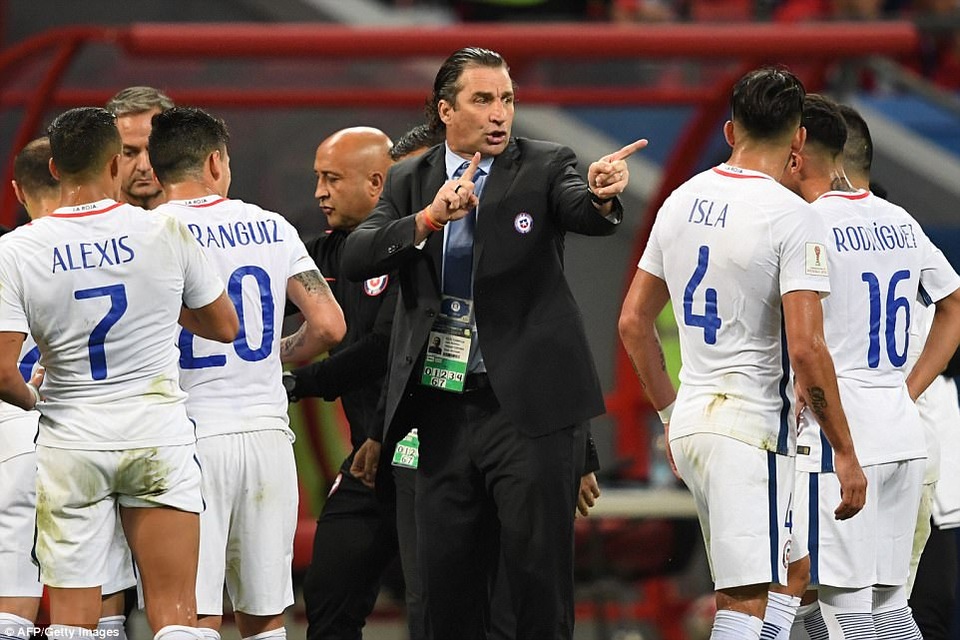 C.Ronaldo bất lực, Bồ Đào Nha tan mộng tại Confederations Cup - 3
HLV Pizzi đang tiếp nối những thành công cùng đội tuyển Chile