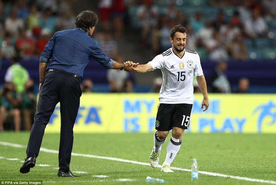 Những khoảnh khắc “xe tăng” Đức nhấn chìm Mexico - 2
HLV Joachim Loew hài lòng với màn trình diễn của các học trò