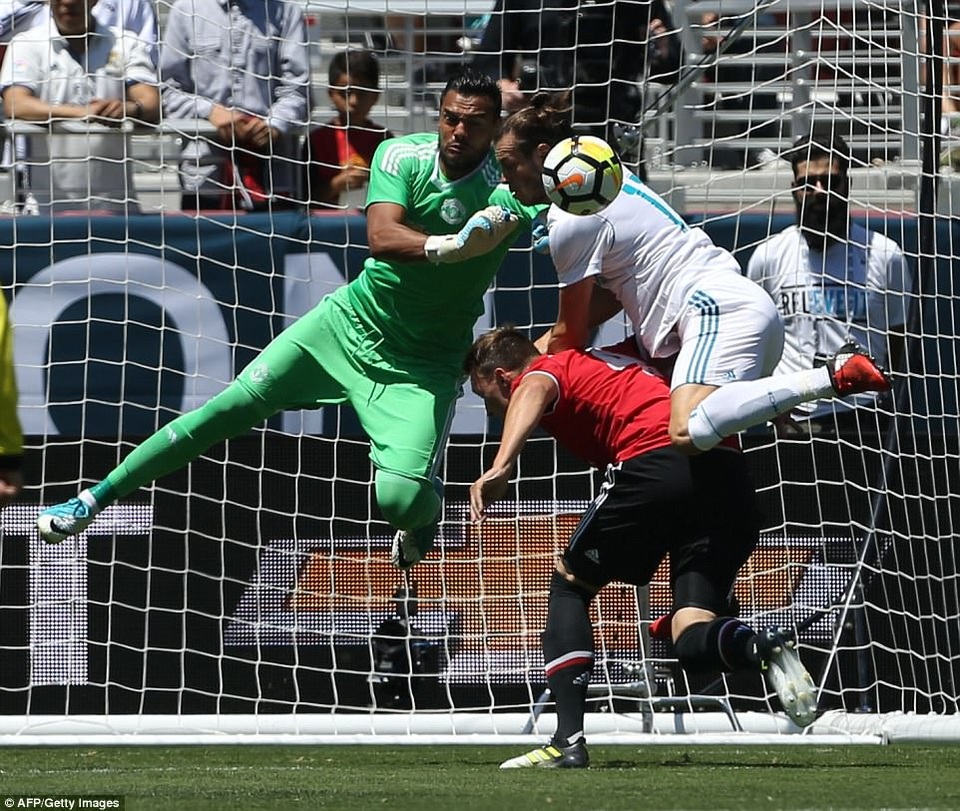 De Gea tỏa sáng, MU giành chiến thắng trước Real Madrid - 2
MU dẫn trước, nhưng Real Madrid đã gỡ hòa ở phút 69