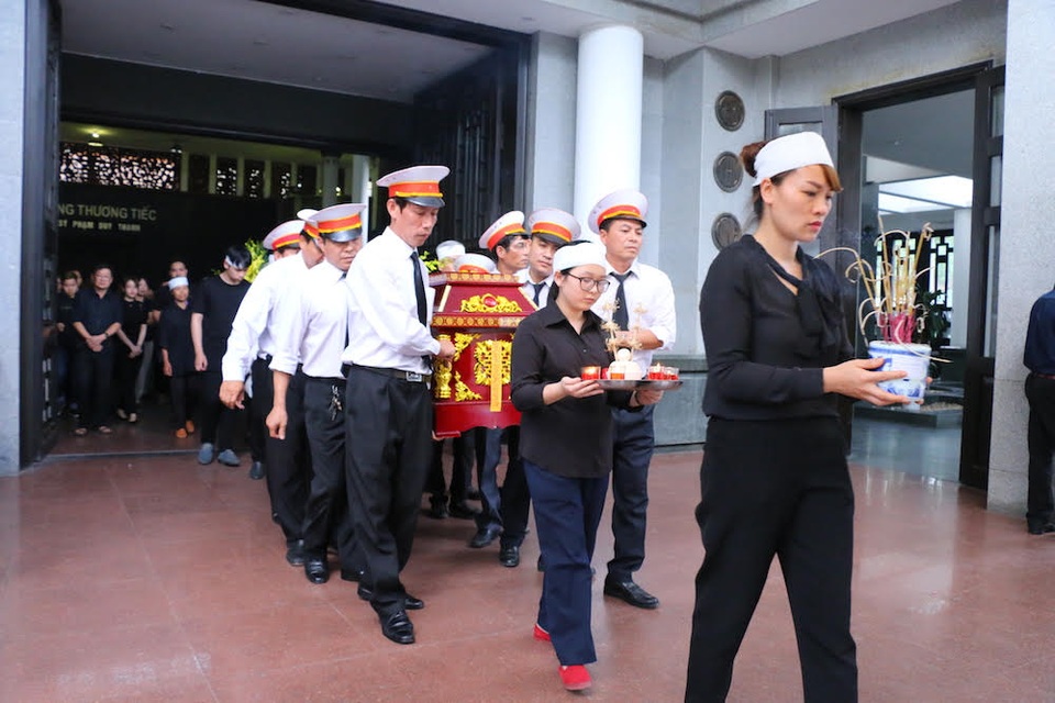 Đồng nghiệp xót xa trong phút giây tiễn biệt nghệ sĩ Duy Thanh - 4 Đồng nghiệp xót xa trong phút giây tiễn biệt nghệ sĩ Duy Thanh - 4