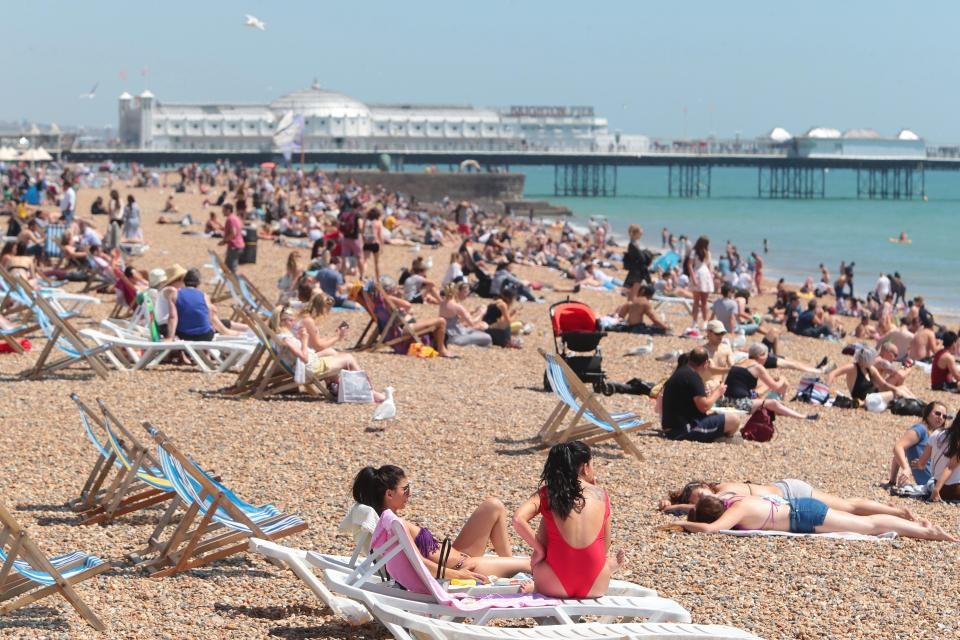 Nhà đài… “thích trời mưa, sợ nắng nóng” - 2