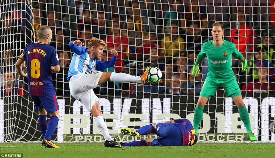 Hạ gục Malaga, Barcelona bỏ xa Real Madrid 8 điểm - 4
Trận đấu căng thẳng quá mức cần thiết