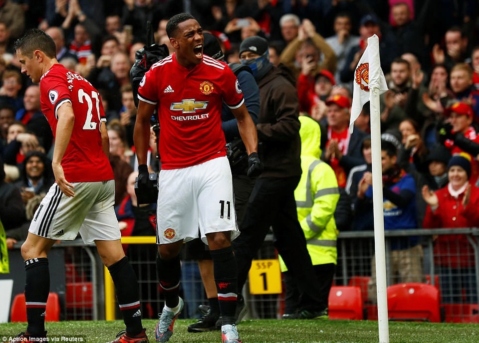 
Martial ăn mừng sau khi ghi bàn cho MU
