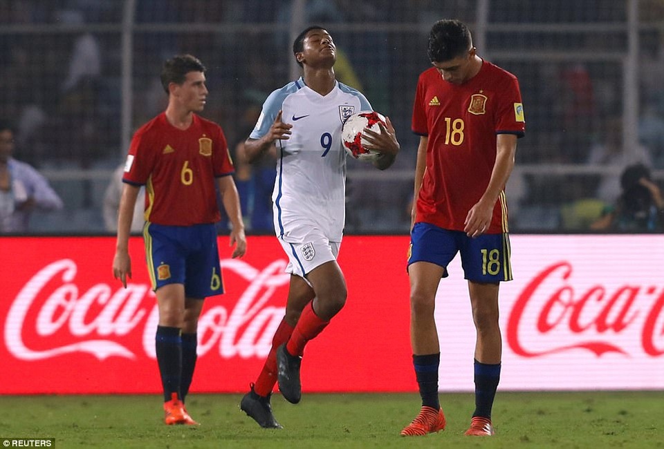 Thắng đậm Tây Ban Nha, U17 Anh vô địch World Cup U17 - 14
Người Anh có phần thiếu tự tin ở đầu trận...