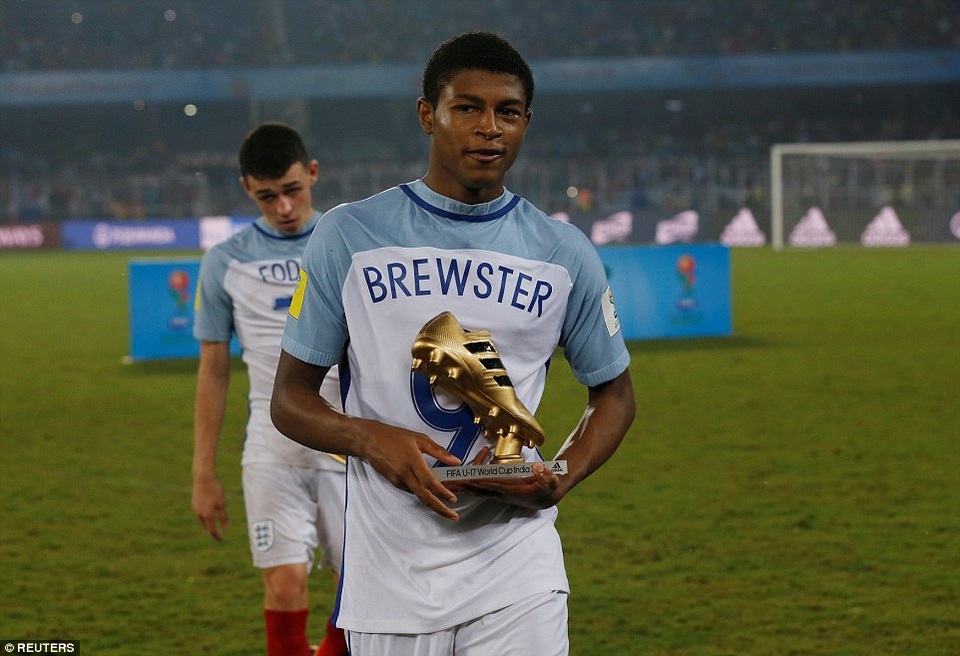 Thắng đậm Tây Ban Nha, U17 Anh vô địch World Cup U17 - 18
Brewster chính là cầu thủ hay nhất của U17 Anh