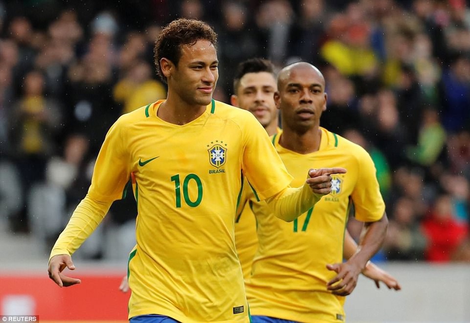 Brazil 3-1 Nhật Bản: Neymar lập công - 9
Neymar tiếp tục cho thấy sự ổn định khi trở về thi đấu cho đội tuyển Brazil