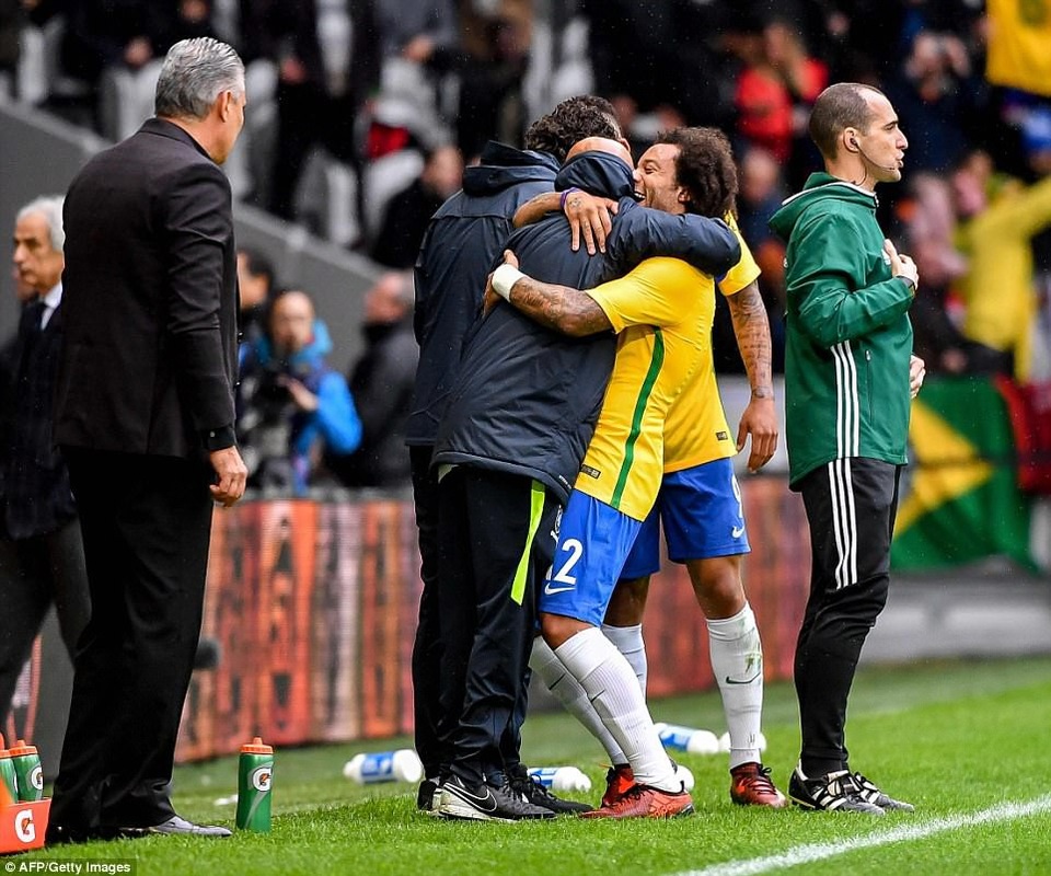 Brazil 3-1 Nhật Bản: Neymar lập công - 4
Đây là trận đấu Brazil cho thấy sự áp đảo hoàn toàn về thế trận