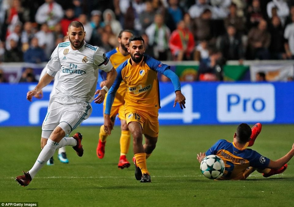 C.Ronaldo lập cú đúp, Real Madrid giành vé đi tiếp ở Champions League - 2
Benzema lập được cú đúp ở cuối hiệp 1