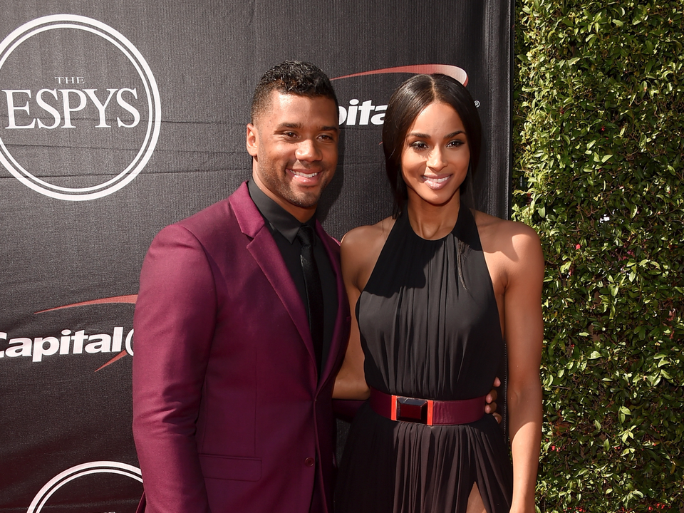 Những cặp đôi ngôi sao trì hoãn “chuyện ấy” tới khi cưới - 1 Nữ ca sĩ Ciara và cầu thủ Russel Wilson