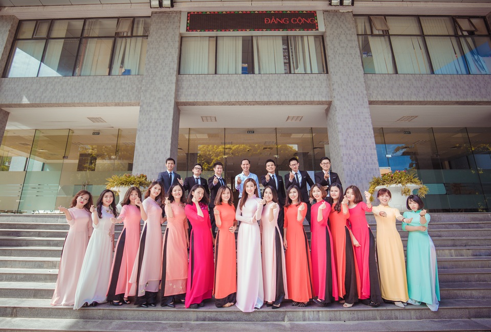 Hoa hậu Mỹ Linh xinh ngất ngây trong bộ ảnh kỷ yếu chụp cùng bạn học - 3 Hoa hậu Mỹ Linh xinh ngất ngây trong bộ ảnh kỷ yếu chụp cùng bạn học - 3