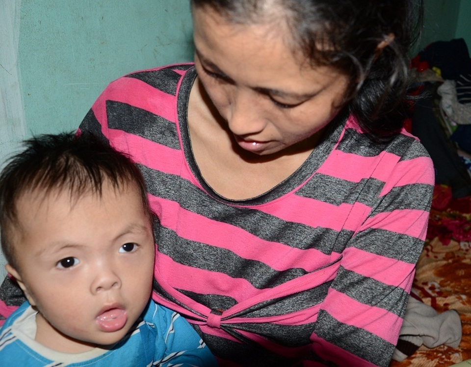 Tận cùng nỗi đau của người đàn bà góa nuôi 2 con bại não - 5
Nhưng “số phận thật nghiệt ngã”, đứa con thứ hai với bao kỳ vọng cũng bị bại não