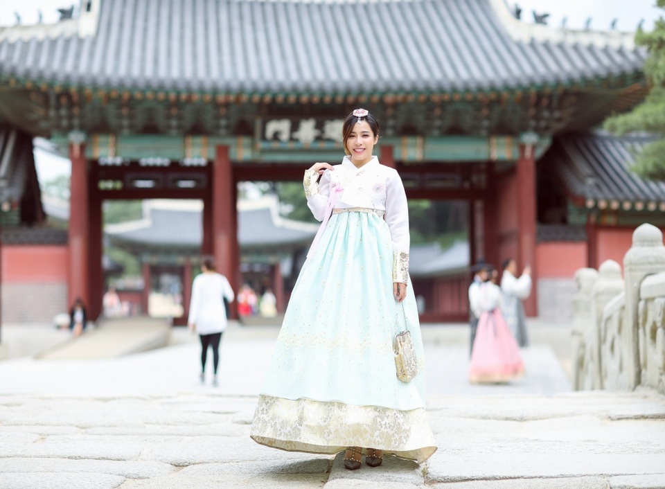 Con gái Maya đáng yêu cùng mẹ đi du lịch Hàn Quốc - 7