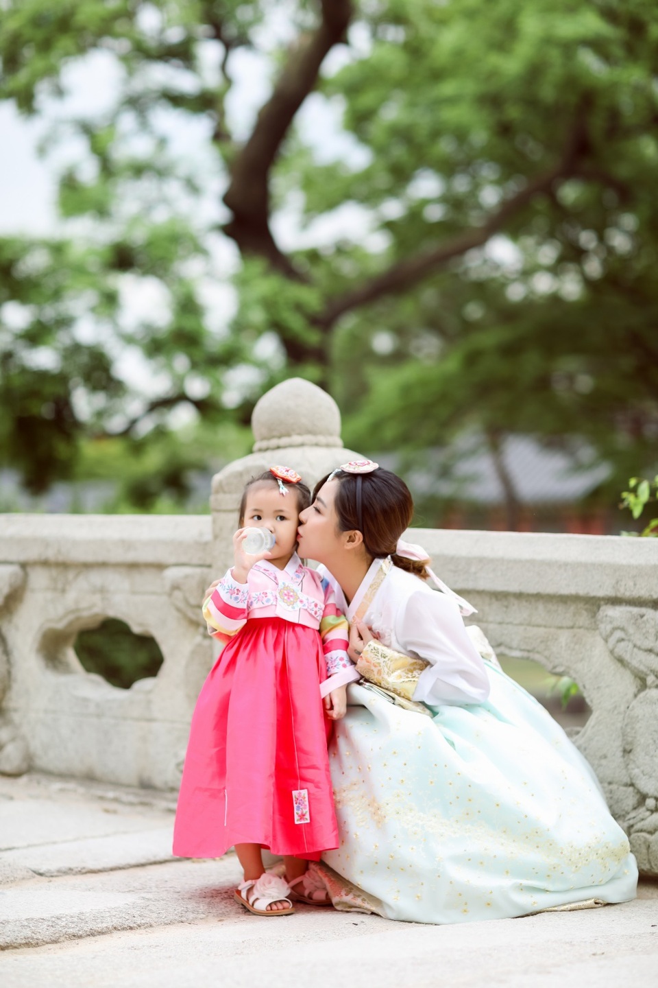 Con gái Maya đáng yêu cùng mẹ đi du lịch Hàn Quốc - 4