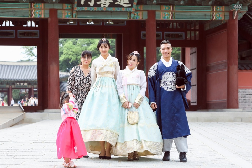 Con gái Maya đáng yêu cùng mẹ đi du lịch Hàn Quốc - 10