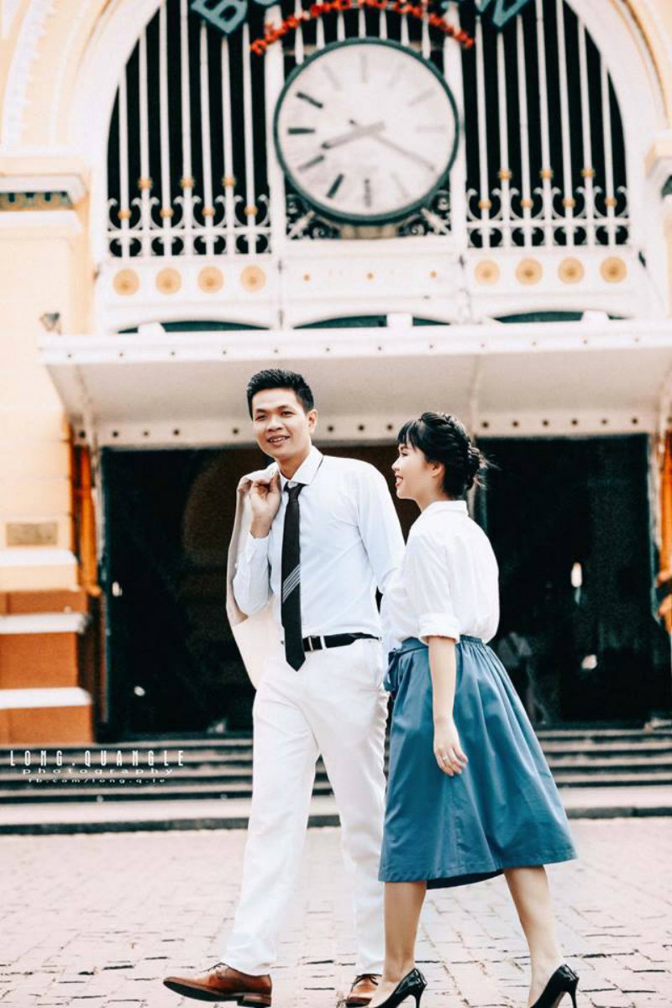 Bộ ảnh cưới ý nghĩa chuyển thể từ bộ phim tình cảm lãng mạn - 6 Những thức uống có cồn kia đã khuếch đại nỗi cô đơn và cường điệu ái tình trong mình, xúi giục những hành động điên rồ của đứa con gái ngốc nghếch, tận sâu bên trong, thích ăn vạ và khóc lóc.