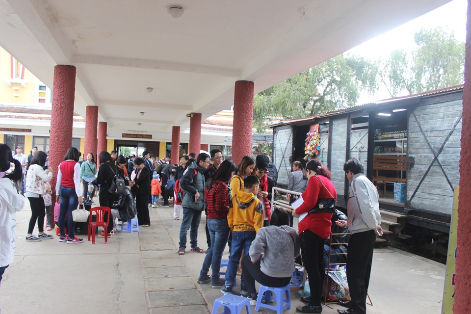 Đà Lạt “hút” khách dịp Tết dương lịch 2017 - 4
Những ngày này các khu du lịch tại Đà Lạt luôn hoạt động hết công suất để chào đón du khách