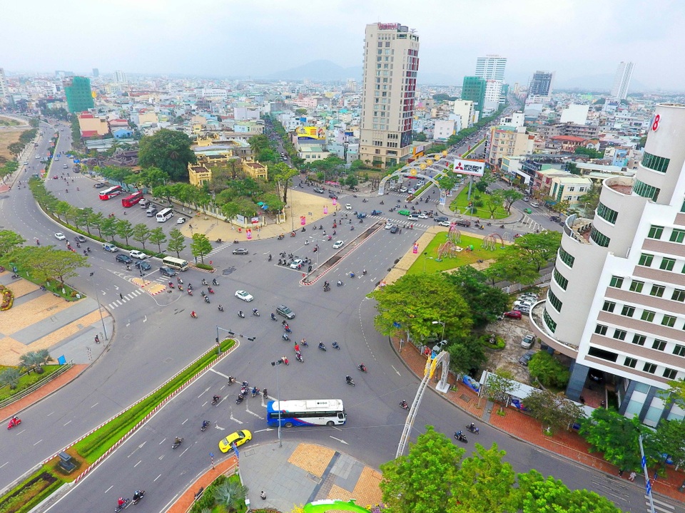 Ngắm Đà Nẵng từ trên cao trời đất vào xuân - 5 Dù thời tiết những ngày cuối năm nhiều mây mù và có mưa nhưng nhìn từ trên cao, Đà Nẵng rất xanh trong
