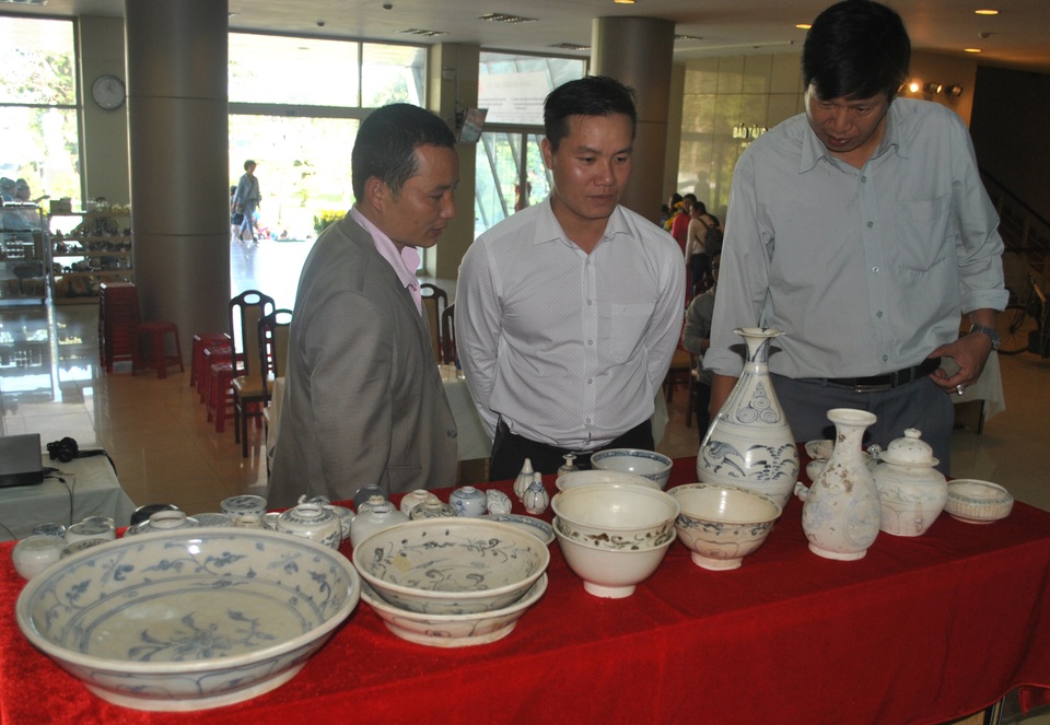 Trao đổi tư liệu và hiện vật giữa bảo tàng Quảng Nam và Đà Nẵng - 5 50 hiện vật gốm sứ Chu Đậu (Hải Dương), khai quật từ vùng biển Cù Lao Chàm, Quảng Nam (có niên đại thế kỷ XV-XVI) trao tặng cho Bảo tàng Đà Nẵng