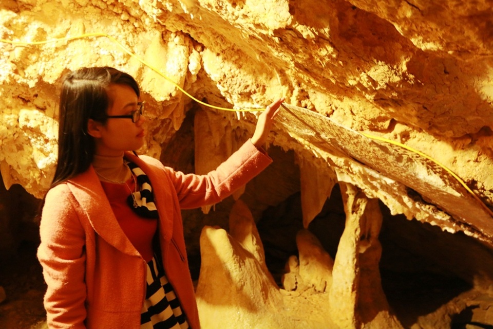 
“Lưỡi đao của tử thần”, quan niệm của người dân địa phương lưỡi đao này dùng để chém đầu những linh hồn làm nhiều điều ác ở trên trần gian và mọi tội lỗi của họ sẽ được gột rửa ở dòng suối chuyển kiếp trước khi các linh hồn được xem xét đầu thai làm người.
