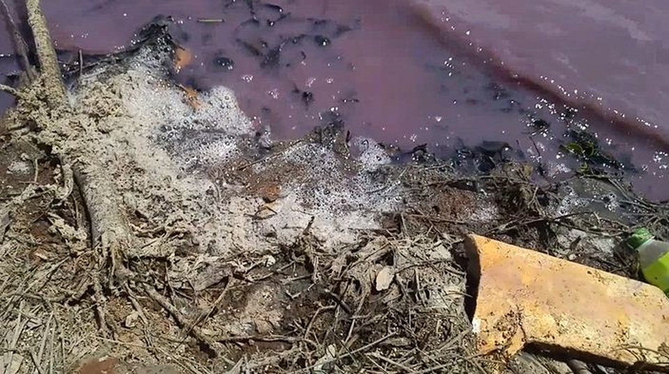 Nước trong hồ lớn bất ngờ đổi thành... màu hồng - 8 Nước trong hồ lớn bất ngờ đổi thành... màu hồng - 8