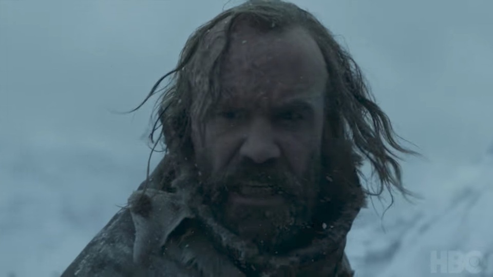 Nhân vật Sandor Clegane (biệt danh “Chó săn”), từng là một tay chân của nhà Lannister, là em trai của “Tòa Sơn”, giờ hắn đã lên phương Bắc để được gia nhập vào đoàn quân của Jon Snow.