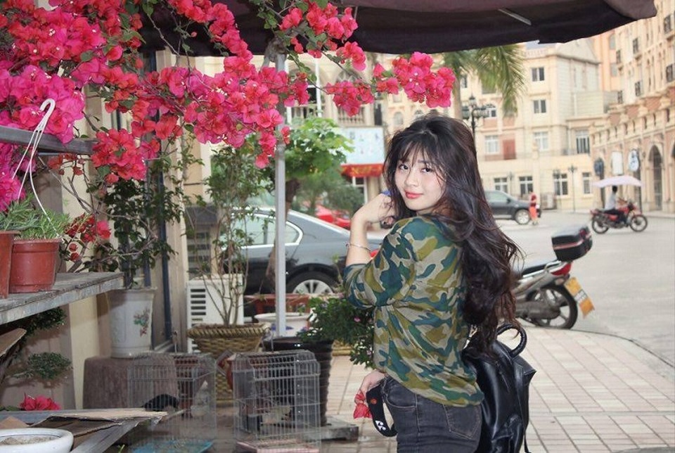Chân dung cô gái xinh đẹp múa côn điêu luyện gây sốt mạng - 6 Chân dung cô gái xinh đẹp múa côn điêu luyện gây sốt mạng - 6