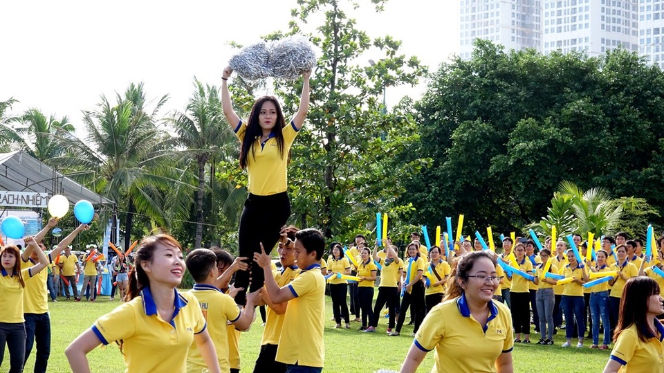 Những “chiến binh” không chỉ giỏi chuyên môn mà còn có tài năng đáng nể - 14 Biểu diễn nghệ thuật cổ động không thua diễn viên chuyên nghiệp