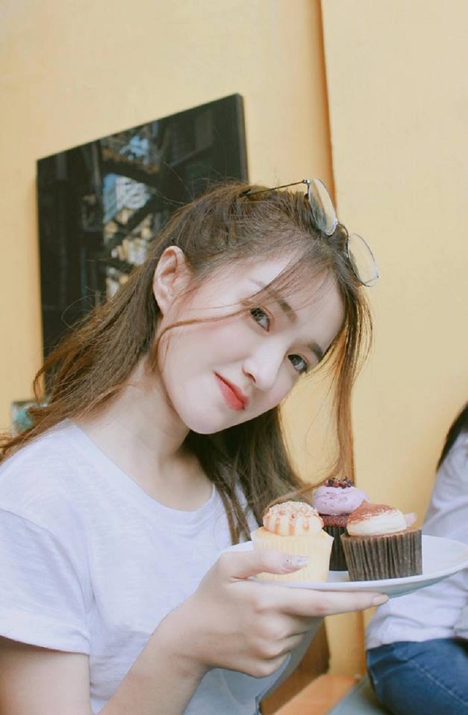 Nữ sinh Sài Gòn xinh đẹp khiến ngàn chàng trai thương nhớ - 5 Được biết, Mỹ Uyên hiện đang là mẫu ảnh có tiếng cho các studio, cửa hàng thời trang trên địa bàn. Sắp tới, 9x bật mí muốn thử sức với việc đóng phim để có thêm nhiều trải nghiệm thú vị.