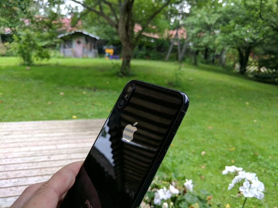 Lộ video cùng hình ảnh thực tế bên trong nhà máy sản xuất iPhone 8 - 8 Sản phẩm dự kiến sẽ được ra mắt tại sự kiện của Apple tổ chức trong tháng 9 tới đây.