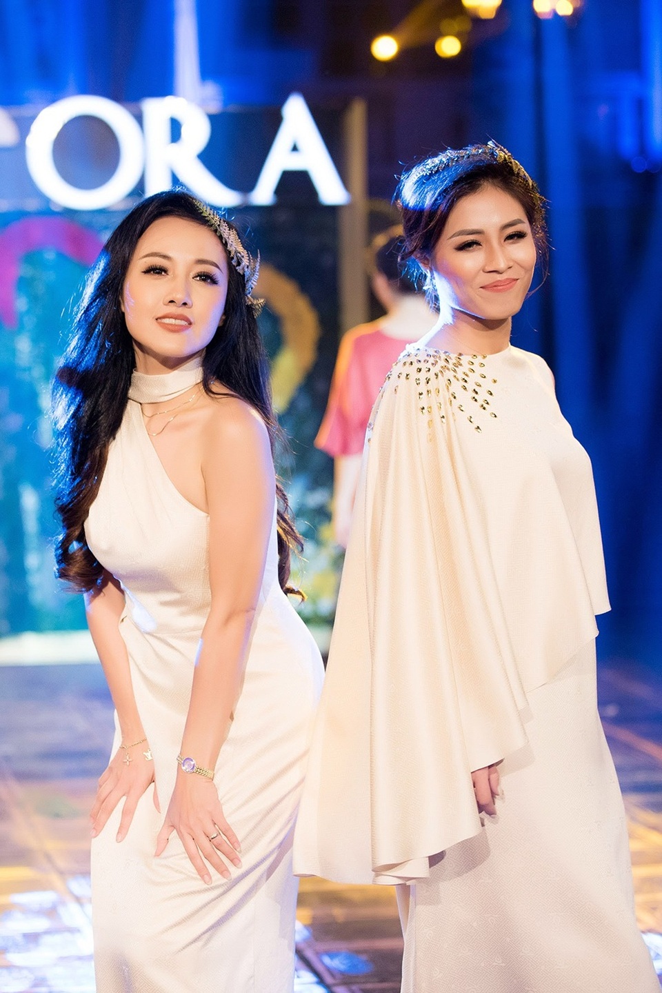 Á hậu Dương Tú Anh đẹp xuất thần trong thiết kế áo dài dát vàng - 8 Ngoài sự chuyên nghiệp trên sóng truyền hình, mỗi BTV, MC VTV đều có thể sải bước vô cùng tự tin trên sàn runway là điểm thú vị của chương trình.