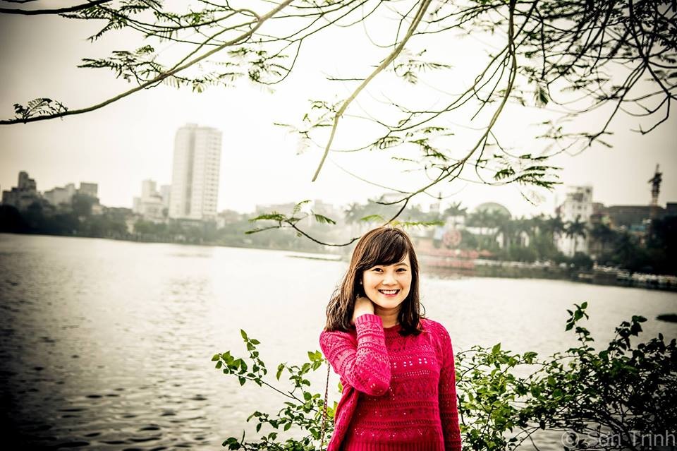 Cô gái bị "săn lùng ráo riết" vì sở hữu ảnh thẻ đẹp mê hồn - 7 Những hình ảnh ngoài đời của Hoàng Phượng