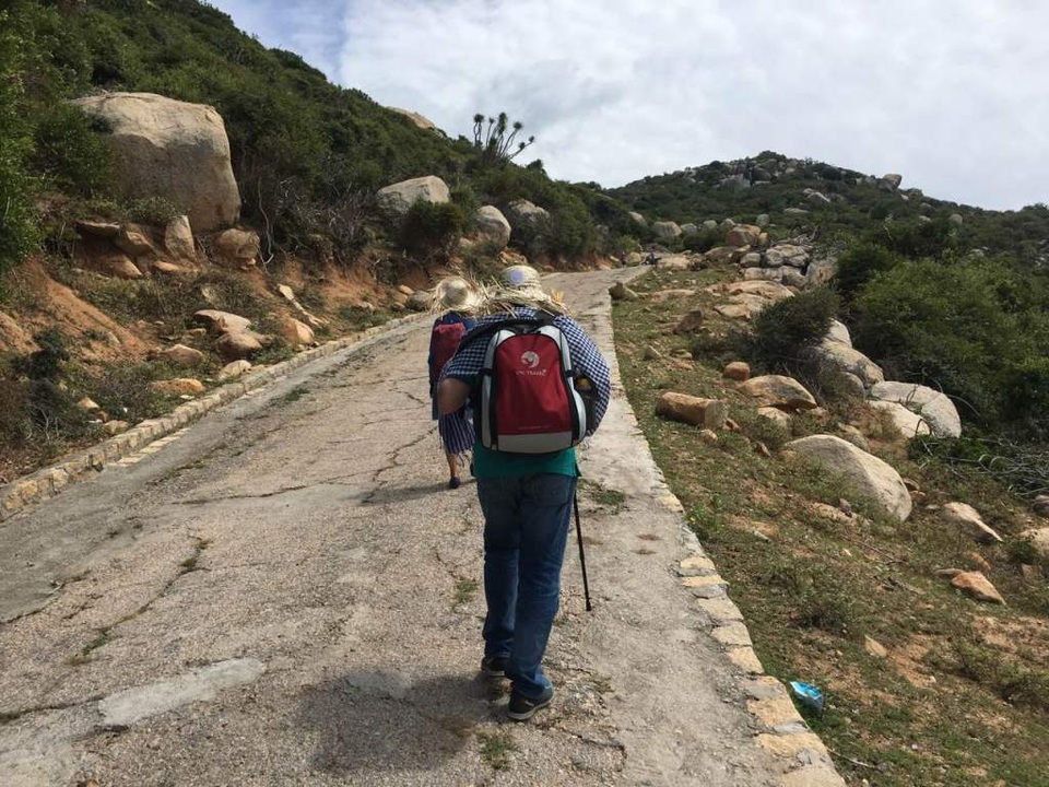 Ninh Thuận: Huyền bí Mũi Dinh - 5 Những bước chân càng lên cao càng trở nên nặng nề