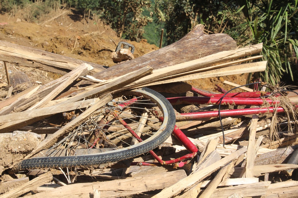 Sạt lở núi kinh hoàng ở Quảng Nam: Buổi chiều tang thương! - 5