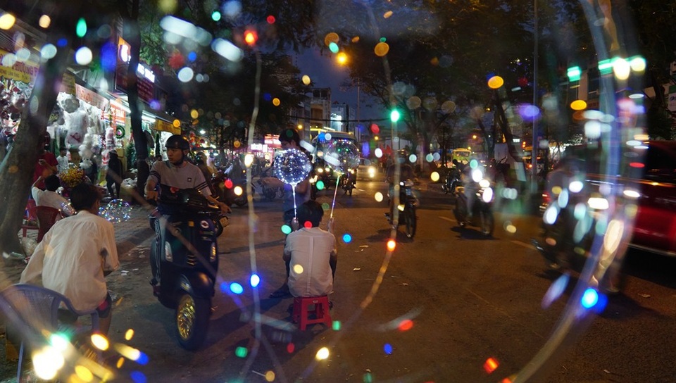 Trước đó khoảng một tháng, muốn có được bong bóng này chơi người mua phải đặt trước