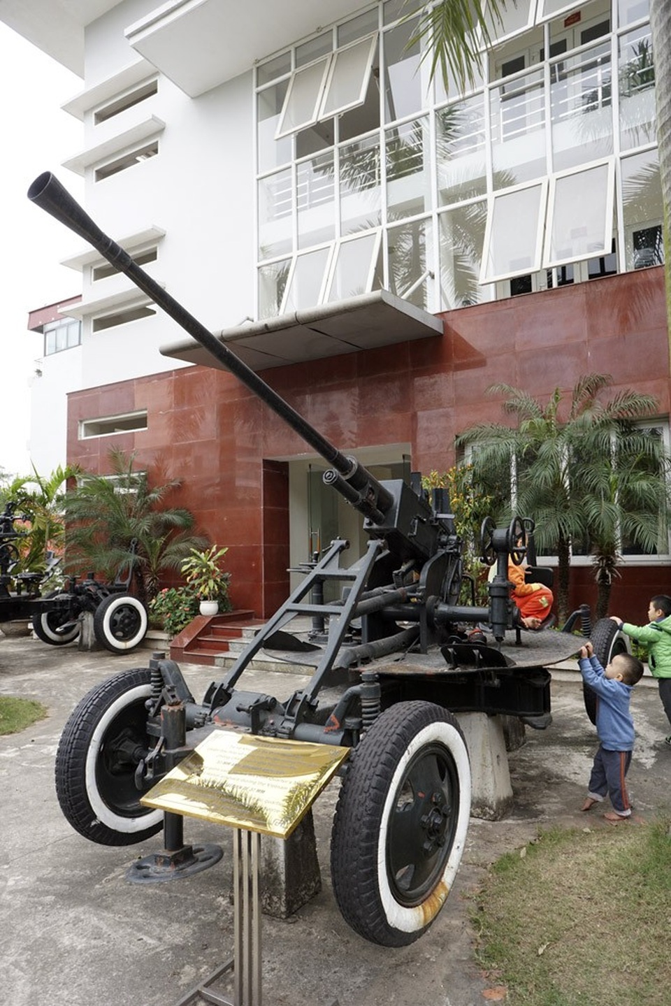 Những vũ khí đã bắn hạ B52 trong trận "Điện Biên Phủ trên không" - 6 Pháo cao xạ 37mm của tự vệ khu phố Ba Đình chiến đấu bảo vệ vùng trời Hà Nội trong thời gian chống chiến tranh phá hoại của Mỹ