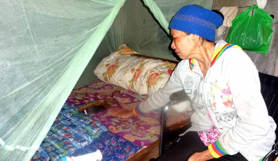Đoạn kết xót xa của một cựu nữ quân nhân Trường Sơn - 2 Bao nhiêu năm chống chọi với căn bệnh quái ác cũng là chừng ấy thời gian bà Hải phải nhờ người thiết kế cho mình một chiếc giường ngủ “đặc biệt” như thế này.