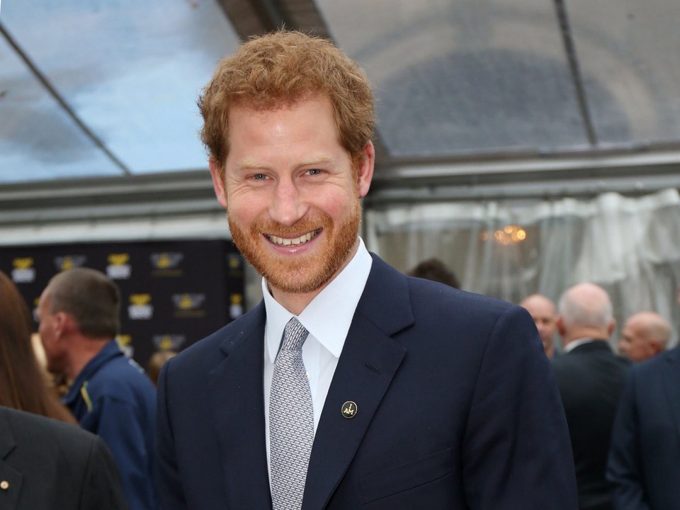 Chuyện tình lãng mạn của Hoàng tử Anh và bạn gái hơn tuổi - 4
Tháng 11/2016, Meghan được cho là đã ra mắt gia đình Hoàng tộc. Theo People, Meghan đã gặp cha của Harry, Thái tử Charles. Thời điểm đó, tờ báo này lạc quan về lễ đính hôn trong tương lai của 2 người. Bài báo đồng thời cho biết Thái tử Charles dường như rất hài lòng với sự duyên dáng của Meghan. (Ảnh: Getty)