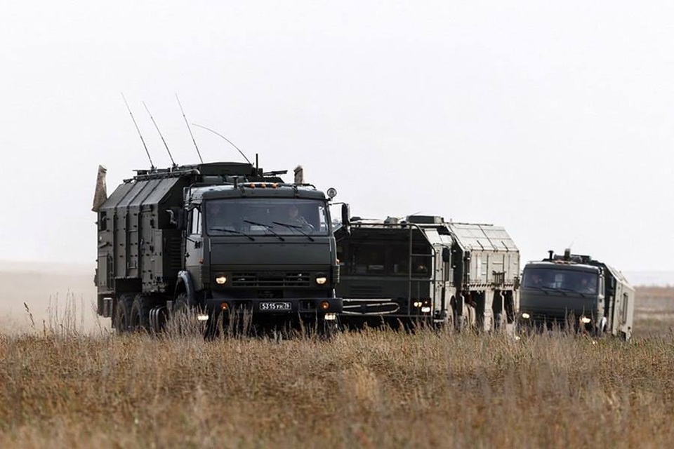 Nga, Belarus điều dàn khí tài hùng hậu cho tập trận chung - 4
Kịch bản cuộc tập trận được mô phỏng theo tình huống liên quân 2 nước chống trả các đợt tấn công của các nhóm cực đoan có vũ trang xâm nhập vào Belarus và khu vực Kaliningrad của Nga.