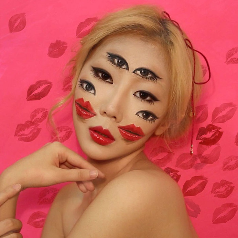“Hoa mắt chóng mặt” xem chuyên gia trang điểm biến hình - 13 “Hoa mắt chóng mặt” xem chuyên gia trang điểm biến hình - 13