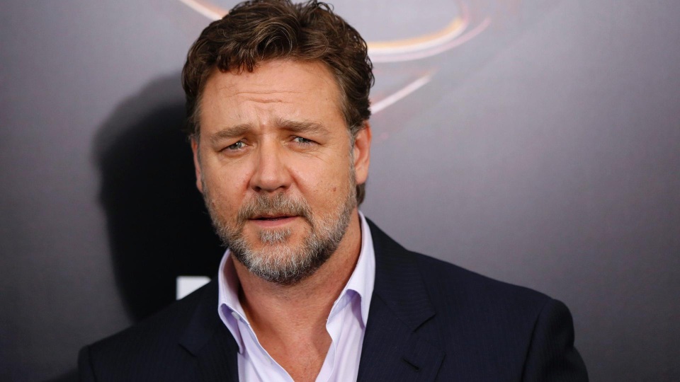 Sẽ có “Võ sĩ giác đấu 2”? - 1 Nam diễn viên Russell Crowe gần đây đã “tung ra những ám chỉ” khi trả lời phỏng vấn trên sóng phát thanh Úc, rằng rất có thể “Võ sĩ giác đấu” sẽ có một phần phim tiếp theo.