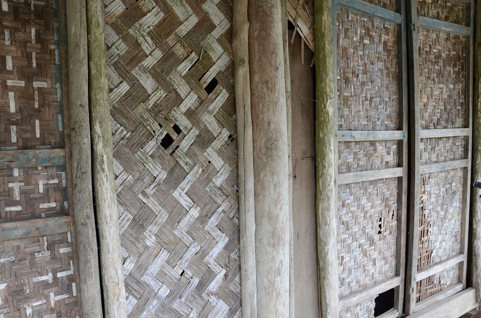 Đau đớn cảnh con trai tâm thần đuổi đánh bố mẹ - 7
Ngôi nhà cũ kỹ, rách nát đáng thương của 2 vợ chồng bác Sự