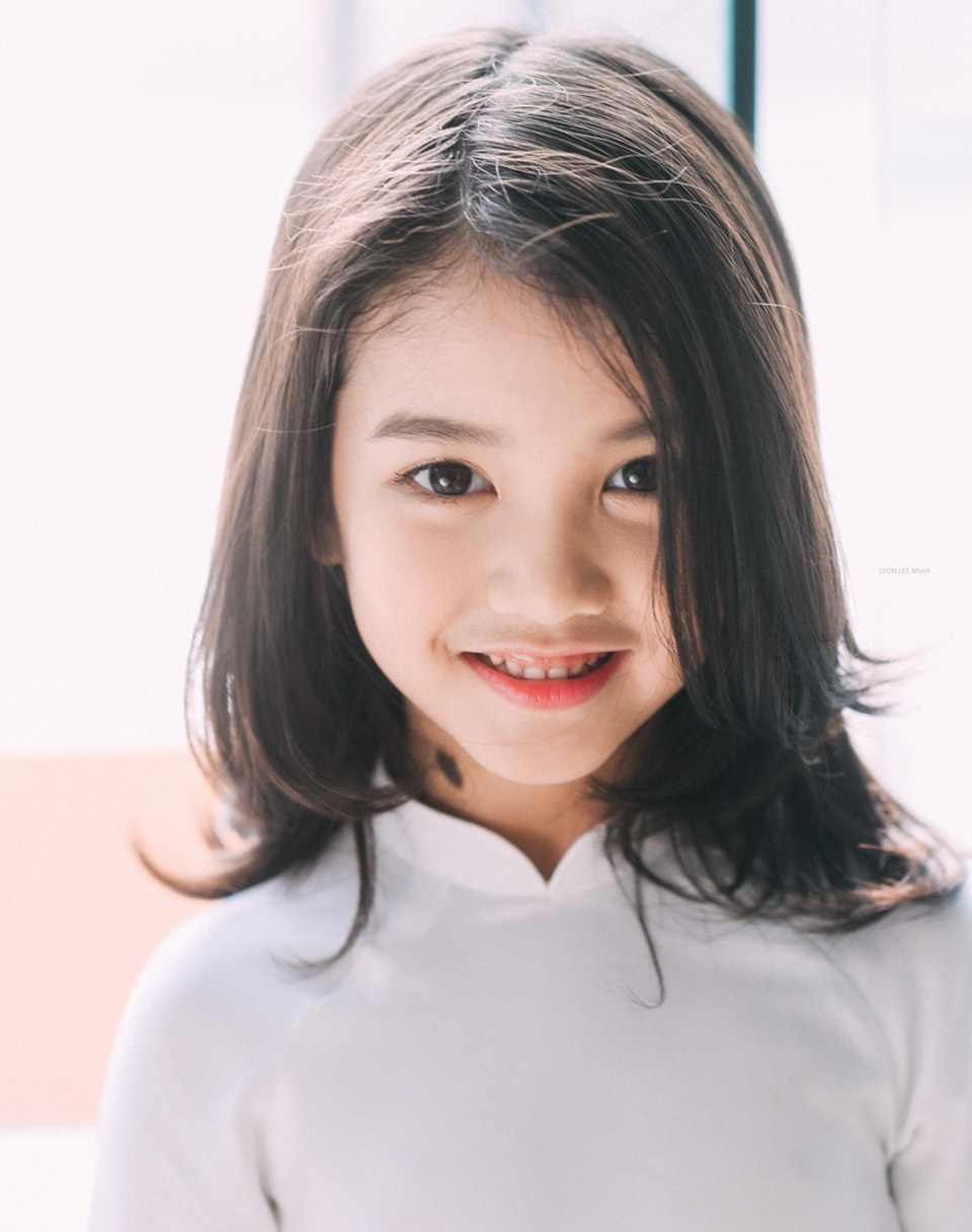 "Thiên thần" 5 tuổi gây "sốt" trong ngày Quốc khánh - 12