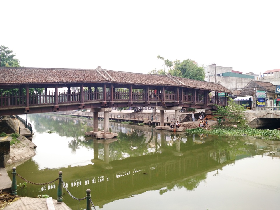 Trùng tu cầu ngói hơn 100 tuổi ở Ninh Bình - 1 Cầu ngói Phát Diệm trước khi trùng tu