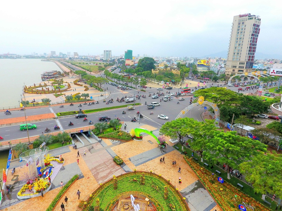 Ngắm Đà Nẵng từ trên cao trời đất vào xuân - 6 Toàn cảnh điểm nhấn ở đuôi Cầu Rồng