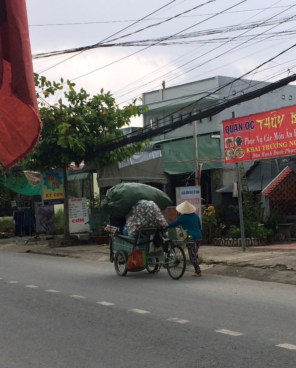 Cánh ve chai "ăn nên làm ra" dịp đầu năm - 7